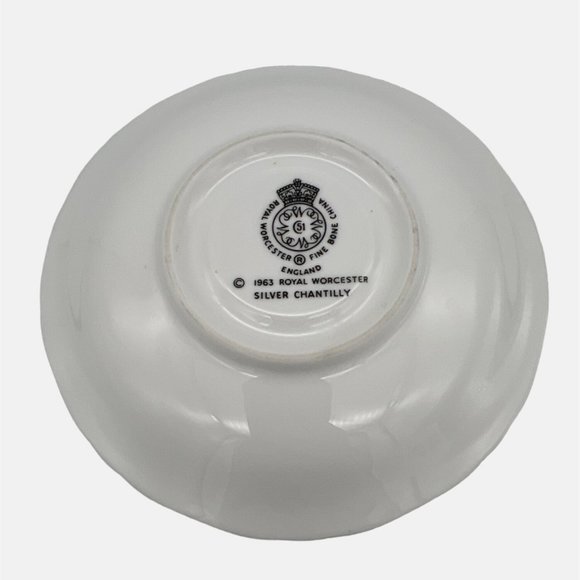 Royal Worcester Silver Chantilly Cup & Saucer Fine Bone China Platinum Trim - Picture 2 of 7